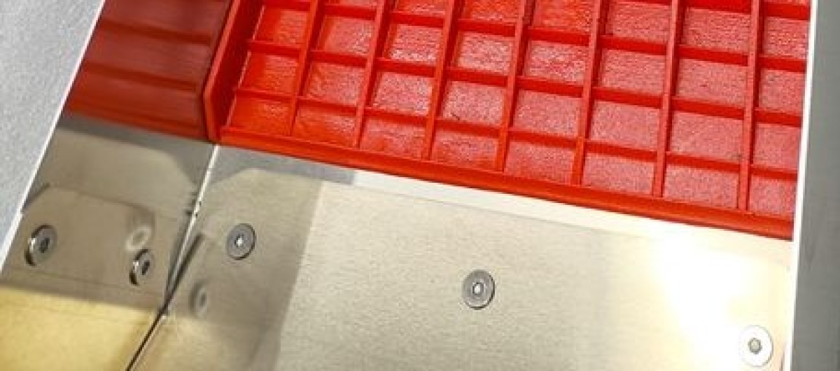 Limited Edition: GRIZZLY MAT -- orange --- KOMPLETTE WASCHRINNE --- 119,5 cm lang - 25,6 cm breit -- Trichter 45 cm breit